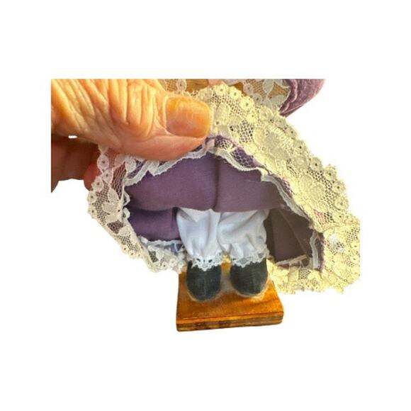 Vintage Hand Crafted Soft Sculpt Purple Velvet Dress Grandmother Doll - Picture 7 of 10